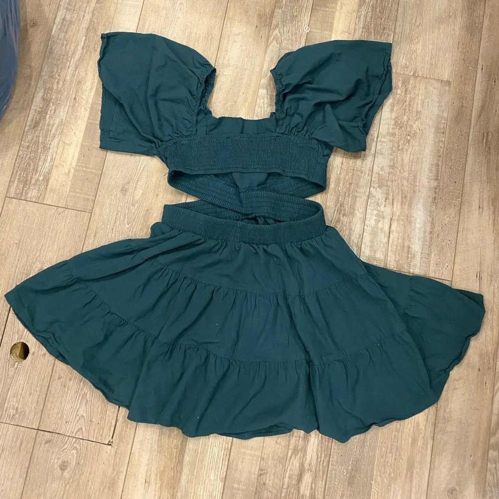 Asymmetrical Green Dress - Picture 8 of 9